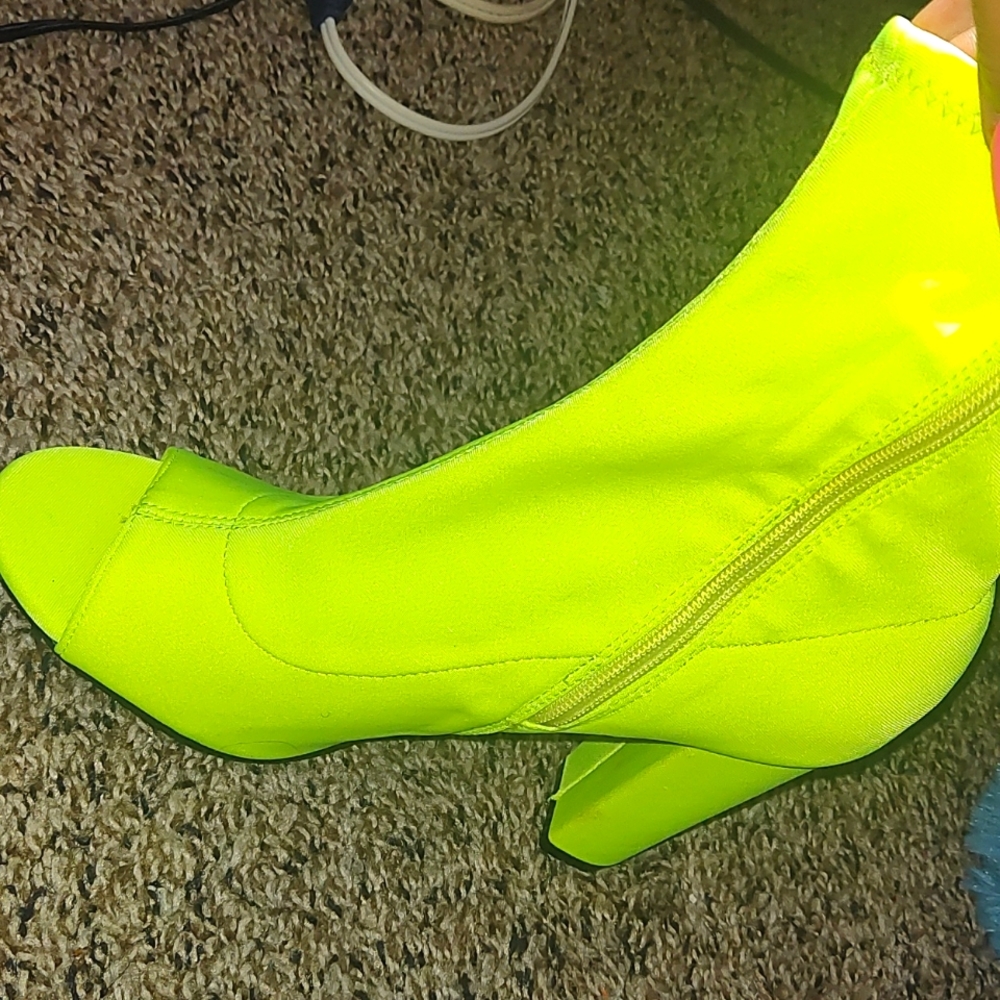 8 1/2 neon yellow